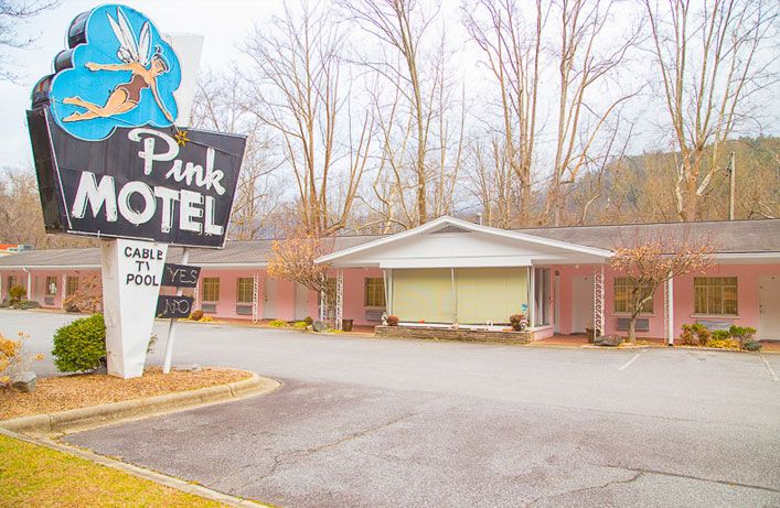 cherokee pinkmotel