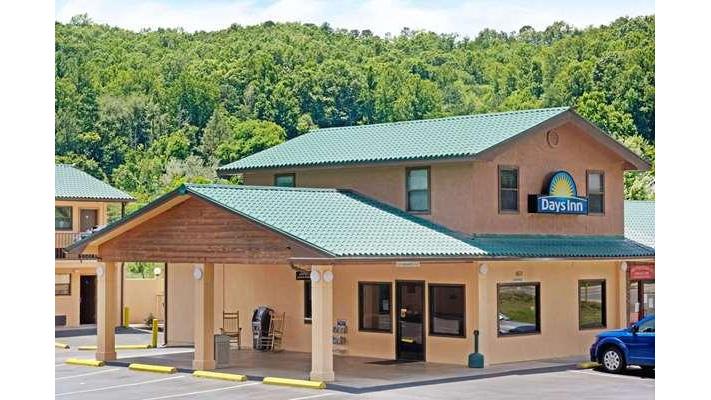 days inn cherokee outside